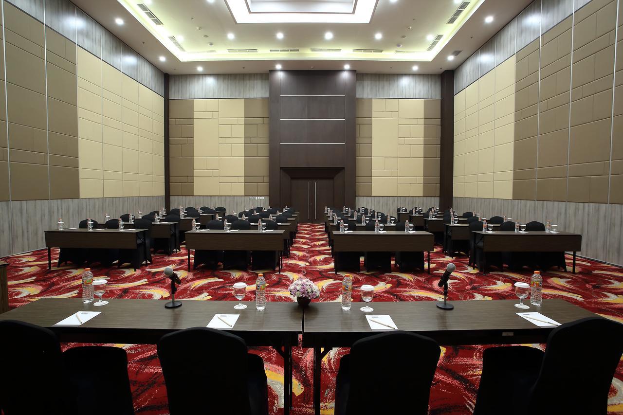 Bigland Hotel & Convention Sentul Bogor Exteriér fotografie